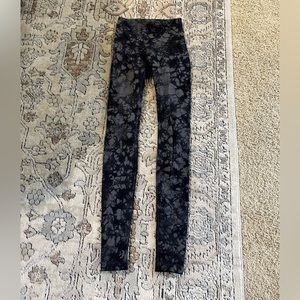 Lululemon leggings size 4